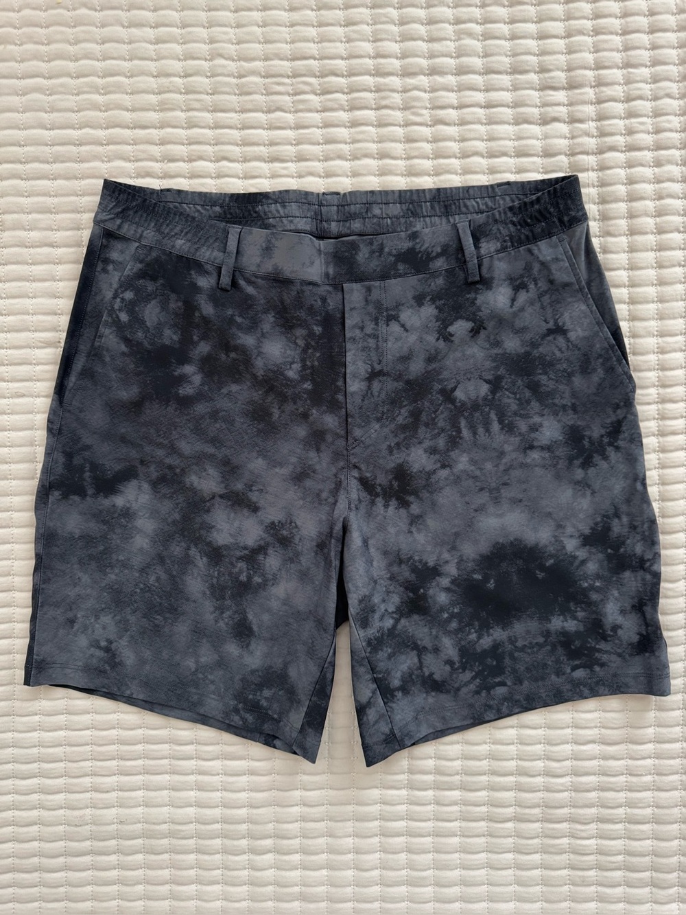 ASHER GOLF Men’s Leisure Short | Black/Gray Tie-Dye Pattern | Size L